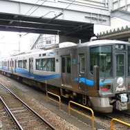 あいの風とやま鉄道関係では、高岡で連絡するJR氷見線と城端線、富山で連絡するJR高山本線との特定区間で乗継割引が適用されている。