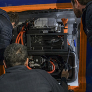 トヨタの燃料電池技術を搭載するフランスの「エナジー・オブザーバー号」