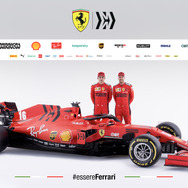 フェラーリの2020年型F1マシン「SF1000」（後方左＝#16 ルクレール、右＝#5 ベッテル）。