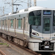 京阪神の基幹路線であるJR京都線・JR神戸線などへ144両が追加投入される225系。これにより、おもに同線の快速に運用している221系が大和路線やおおさか東線へ転出し、201系を置き換える。