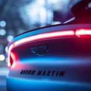 アストンマーティン DBX の Q by Aston Martin