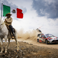 WRCメキシコ戦を制した#17 オジェ（トヨタ）。