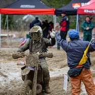 【JNCC 開幕戦】雨の阪下を制したのはベテラン鈴木健二