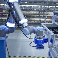 BMWグループとエヌビディアが協力して開発した物流ロボット