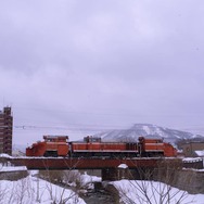 2019年度の冬シーズンは少雪傾向で、除雪列車の運行が早々と打ち切られることも。2020年2月。函館本線南小樽～小樽築港。