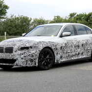 BMW 3シリーズ のEV版、市販型プロトタイプ（スクープ写真）