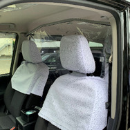 タクシー車両は飛沫感染防止対策を実施
