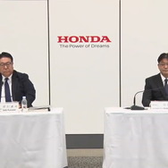 ホンダのオンライン決算会見の様子。左が倉石誠司副社長