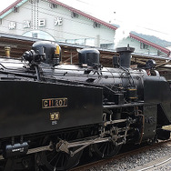 東武日光駅に入線したSL大樹 C11形207蒸気機関車