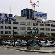 解体工事が始まる前の新潟駅万代口駅舎（2020年4月）。60年以上の間、新潟の顔であり続けた。