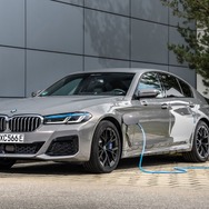 BMW 5シリーズ・セダン 改良新型のPHV「545e xDrive」