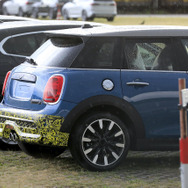 MINI クーパーSE 改良新型プロトタイプ（スクープ写真）