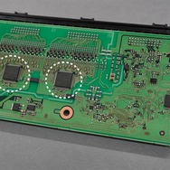 リチウムイオン電池監視IC/電池ECUのコア部品。電動車両の動力源であるリチウムイオン電池の電圧を監視する重要な役割を担っている