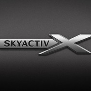 SKYACTIV-X フェンダーバッチ