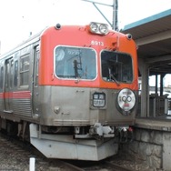 03系の運行開始と引き替えに引退する元京王3000系の8903＋8913編成。写真は浅野川線開業90周年記念したヘッドマーク列車。