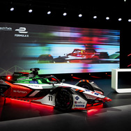2021年1月開幕予定とされるフォーミュラEの次シーズンを戦うマシン「Audi e-tron FE07」。
