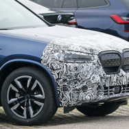 BMW iX3 改良新型プロトタイプ（スクープ写真）