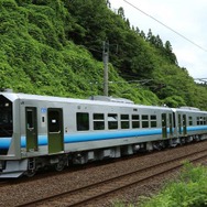 奥羽本線秋田以北と津軽線にも投入される電気式気動車のGV-E400系。五能線は全列車が同車に置き換えられる。