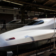 東海道・山陽新幹線では目立った動きはないものの、東海道新幹線では夜間の『のぞみ』でわずかに時間短縮が図られる。