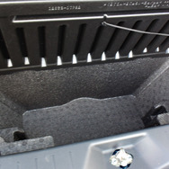 荷室のボードの下にはサブトランクが。積載性は結構高い。