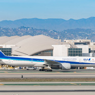 米ロサンゼルス空港のANA機