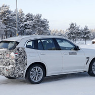 BMW iX3 改良新型プロトタイプ（スクープ写真）