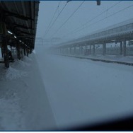 函館本線岩見沢駅構内の降雪状況（2月24日8時30分時点）。