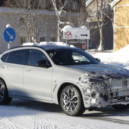 BMW X4 改良新型プロトタイプ（スクープ写真）