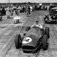 1959年5月、英シルバーストンでのインターナショナル・トロフィ・レースに現れたマリア・テレーザ。