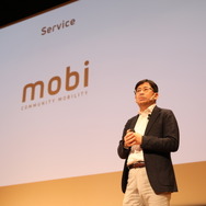 イベントでmobiの構想をプレゼンテーションするウィラーグループ代表の村瀬茂高氏
