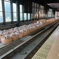 準備が進められている札幌駅11番線予定地。この部分の高架下商業施設も消えている。2020年11月。