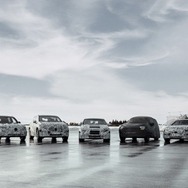 メルセデスベンツの新世代EV「メルセデスEQ」のプロトタイプ。左からEQE SUV、EQS SUV、EQS、EQB、EQEと見られる