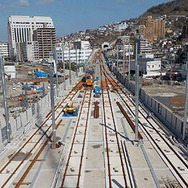 建設が進む西九州新幹線の長崎駅高架橋。2021年3月。