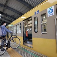 乗車時のイメージ。駅ではスロープやエレベーターを利用して乗り込む。