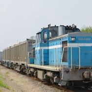 既存の機関車はKD60形のほか、このKD55形も在籍。いずれも液体式の国鉄型機関車がベースとなっており、今後は順次DD200形に置き換えられる模様だ。