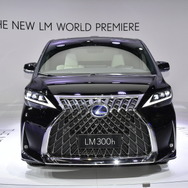 アジアではすでに販売されているLEXUS高級ミニバン『LM』（上海モーターショー2019にて）