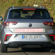VW T-Roc R-Line 改良新型プロトタイプ（スクープ写真）
