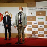 クラシックジャパンラリー2021 MOJI-KOBE 代表の岡野正道氏(右）と大介氏(右)