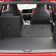 VW ゴルフ GTI ラゲージスペース