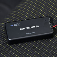 車内でのWi-Fi環境を構築してくれる大ヒット商品カロッツェリア『DCT-WR100D』が搭載されている