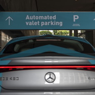 メルセデスベンツ EQS による自動バレーパーキング