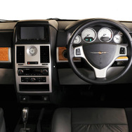 クライスラー グランドボイジャーリミテッド 09年型発売…進化した3列シート