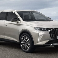 DS 7 改良新型の「E-TENSE 4x4 360」