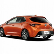 トヨタ カローラスポーツG“Z”（ハイブリッド車）（オレンジマイカメタリック）