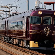 奈良線と京都線を走る観光特急『あをによし』。改正後は京都～奈良間に1往復が増発される。