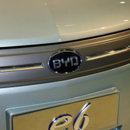 【デトロイトモーターショー09】BYD e6 航続距離400kmの電気自動車…SCL
