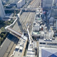 モノレール浜松町駅に進入する東京モノレール。