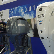 ヤマハの主力製品となる船外機（ジャパン・インターナショナルボートショー2023）