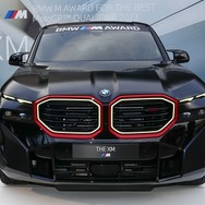 BMW XM レーベル・レッド