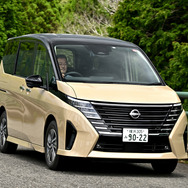 日産 セレナ e-POWER ハイウェイスターV（ボディカラー：利休）